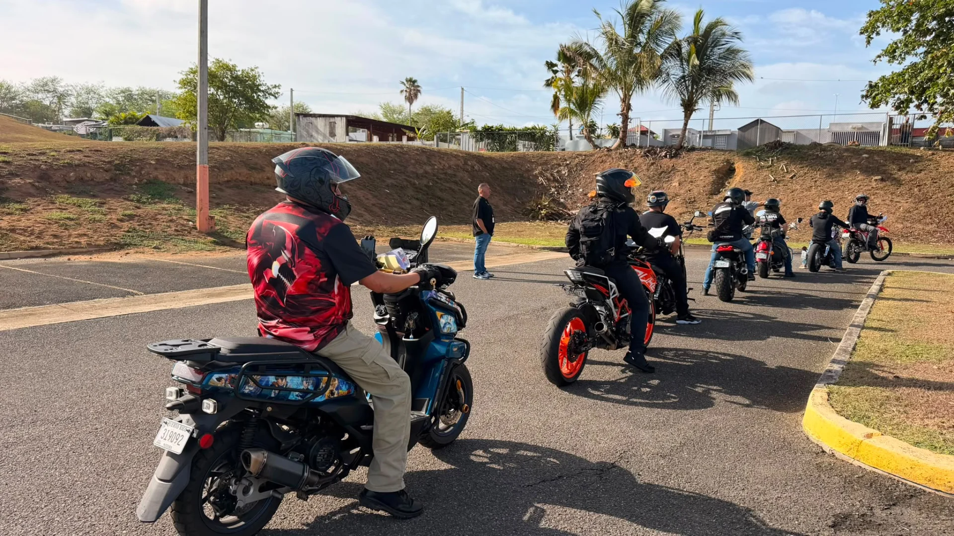 Legislatura Municipal y Hon. Alcalde de Hatillo ofrecen jornada de licencias de motora a más de 45 motociclistas