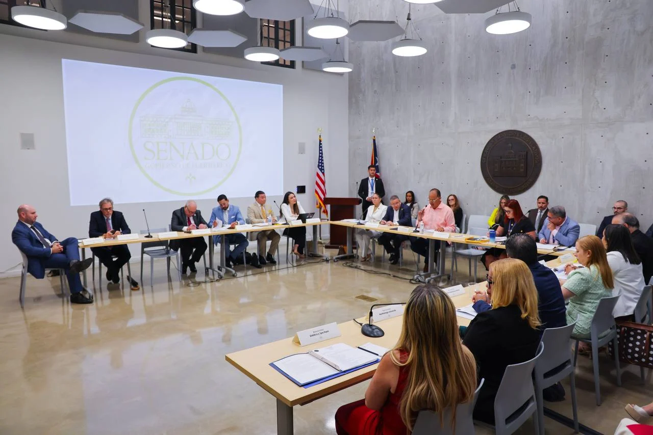 Senado evalúa regulación de servicios estéticos y sueroterapia en Puerto Rico