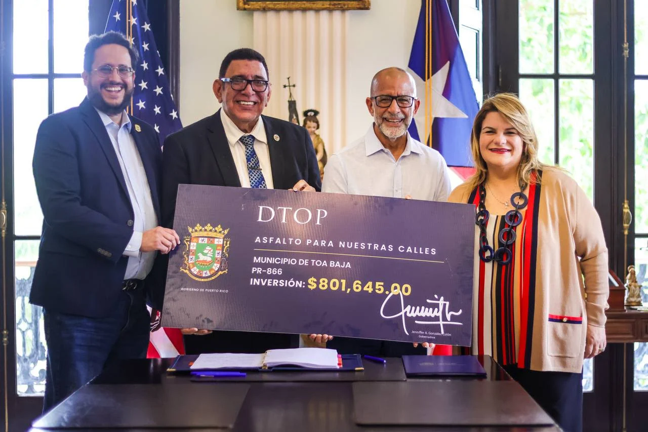 Gobernadora González Colón anuncia inversión de más de $800 mil para repavimentar la PR-866 en Toa Baja