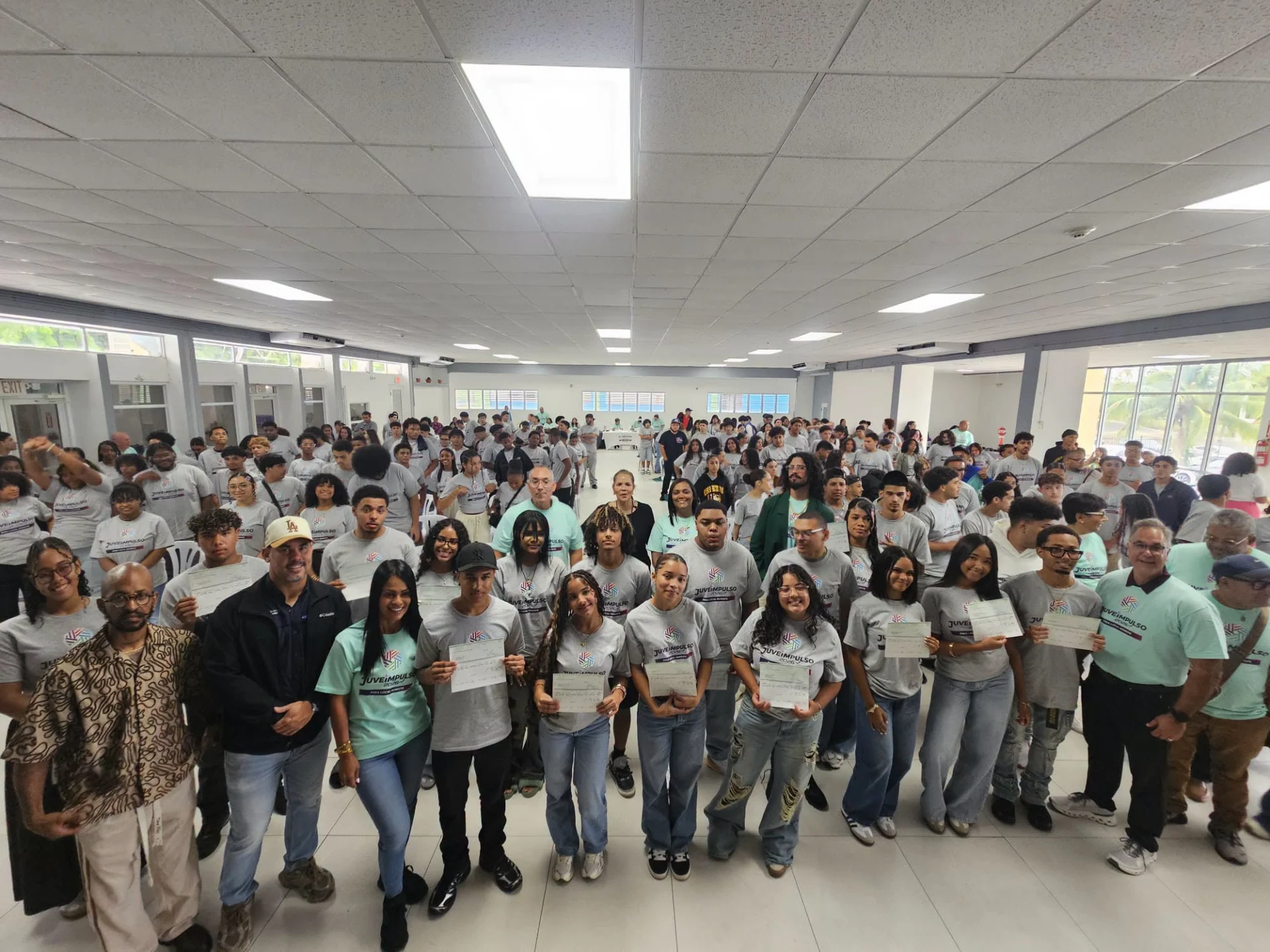 Cerca de 230 jóvenes del noreste culminan exitosa experiencia  de empleo de verano