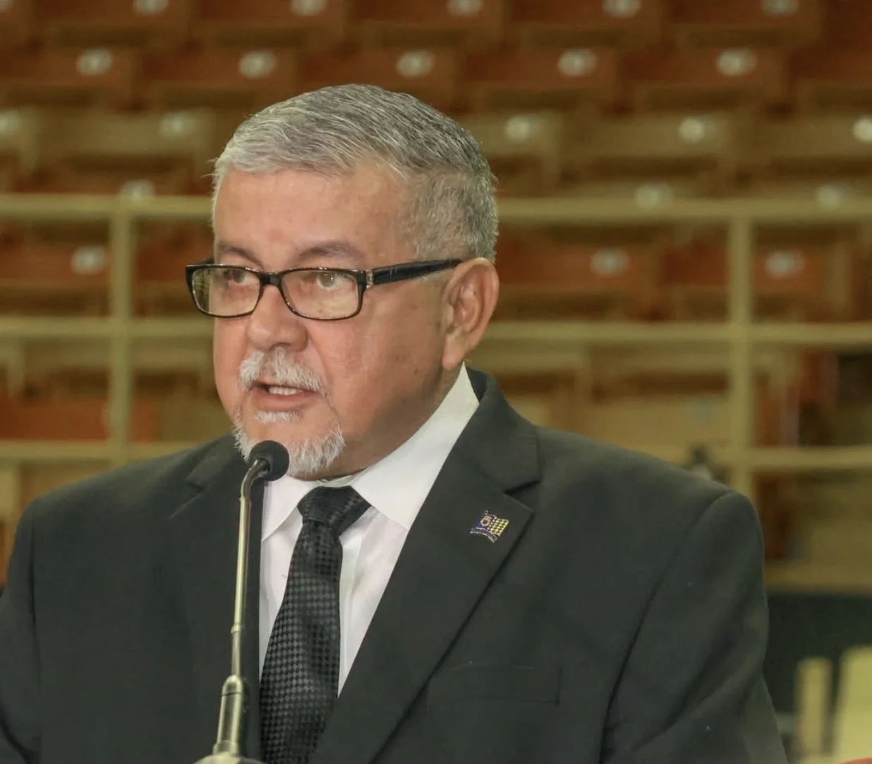 Es un caso para el FBI, señala el alcalde de Arecibo ante presunto esquema con tarjetas electorales