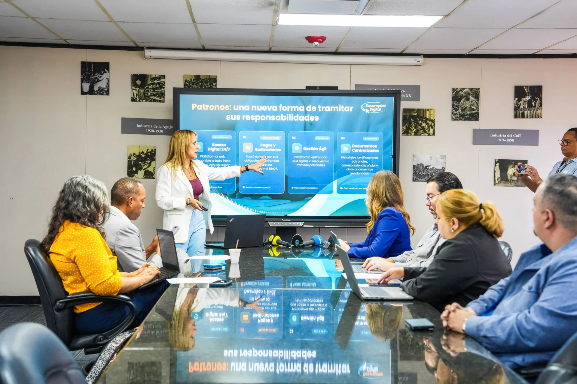Desempleo Digital sustituye sistema de hace 40 años en el Departamento del Trabajo