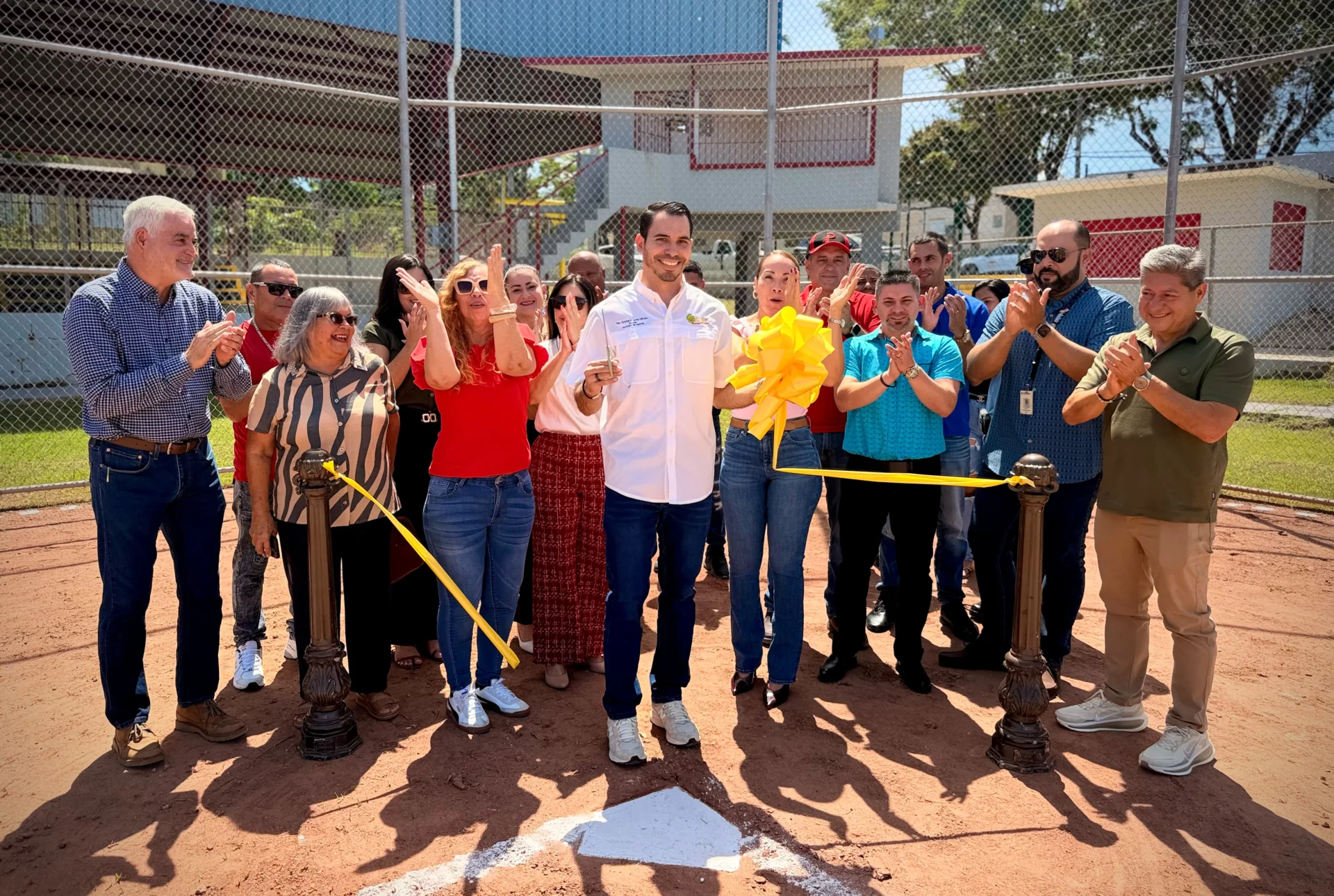 Aguada inaugura renovado Parque Carlos Cajigas tras inversión de cerca de $700 mil