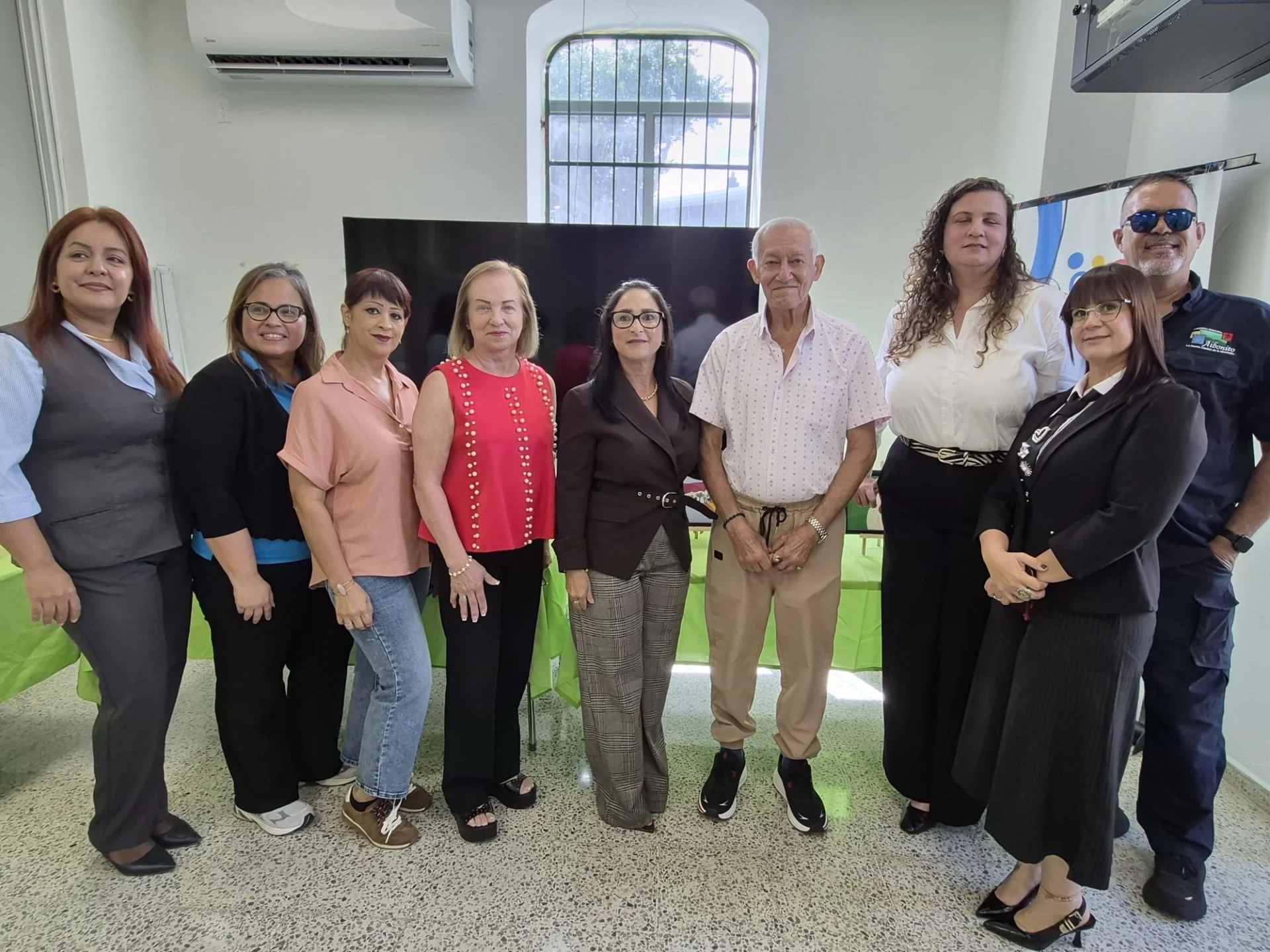 A sus 79 años descubre su pasión por la pintura y presenta su primera exposición artística en Aibonito