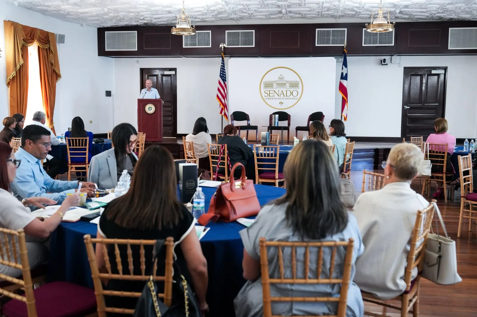 Senado reúne a la industria de alimentos para analizar el impacto de la nueva política federal en Puerto Rico