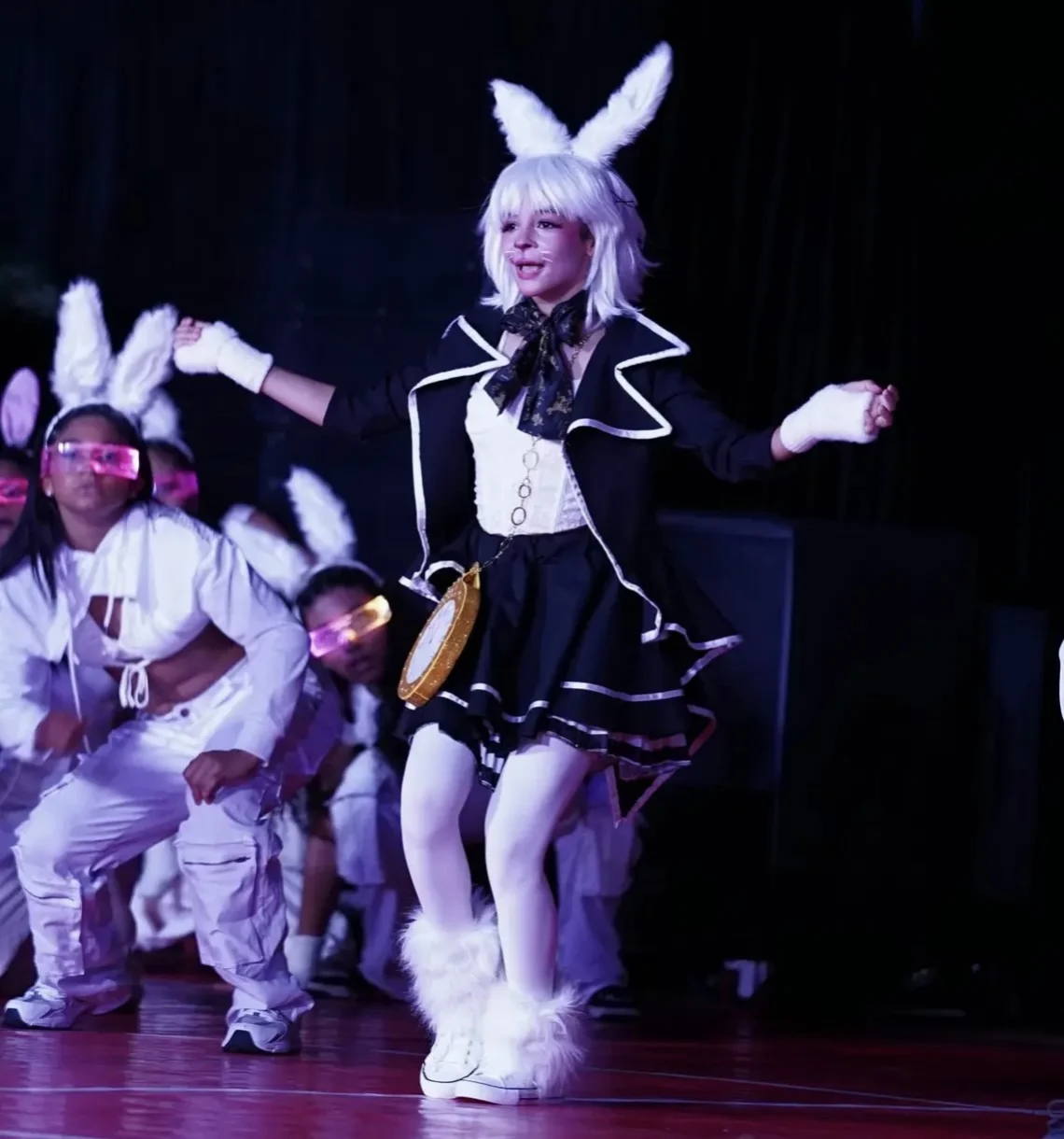 Despliegue escénico en Vega Alta con el musical “Alicia”