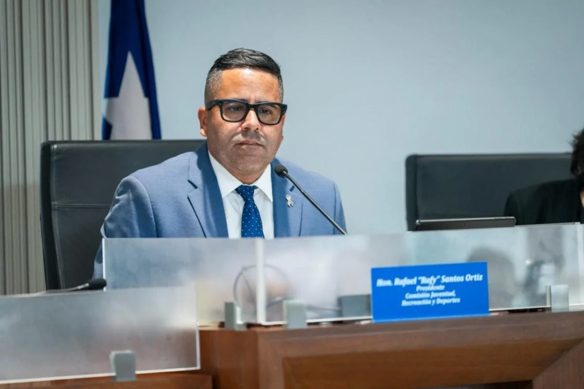 Senador Rafy Santos exige al DRD agilizar pagos a 57 apoderados, siete árbitros y tres asociaciones de árbitros de la Clase A